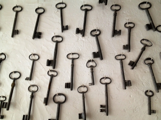 001 Antique keys collection